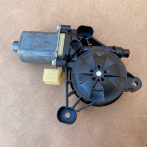 Motoras geam stanga fata VW Golf 7 5Q0959801B 5Q0 959 801 B - Dezmembrari Auto