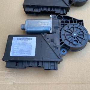 Motoras geam stanga spate cu modul VW Touareg 7L0959795A 7L0 959 795 A - Dezmembrari Auto
