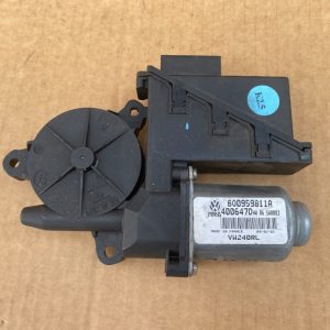 Motoras geam stanga spate Skoda Fabia 2 6Q0959811A 6Q0 959 811 A - Dezmembrari Auto