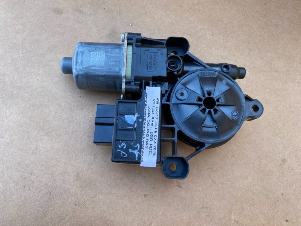 Motoras geam stanga spate VW Golf 7 5Q0959811 5Q0 959 811 la 0 km - Dezmembrari Auto