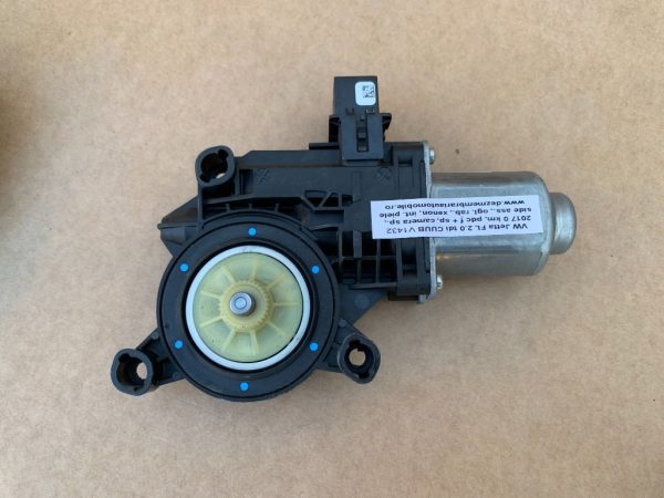 Motoras geam stanga spate VW Jetta 2017 6R0959811T 6R0 959 811 T - Dezmembrari Auto