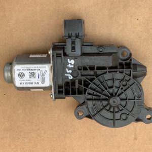 Motoras geam stanga spate VW Jetta 2017 6R0959811M 6R0 959 811 M la 0 km - Dezmembrari Auto