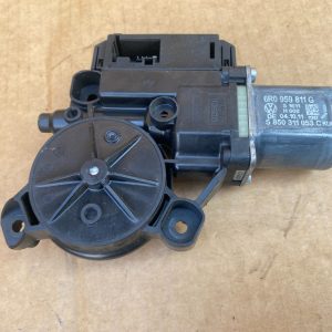 Motoras geam stanga spate VW Polo 6R 6R0959811G 6R0 959 811 G - Dezmembrari Auto