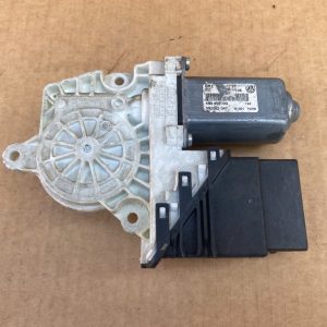 Motoras geam stanga spate VW Tiguan 5n 5N0959703 5N0 959 703 1K0959794E 1K0 959 794 E - Dezmembrari Auto