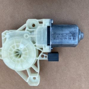 Motoras geam usa dreapta fata VW ID4 ID.4 2023 4K0959812A 4K0 959 812 A la 0 km - Dezmembrari Auto