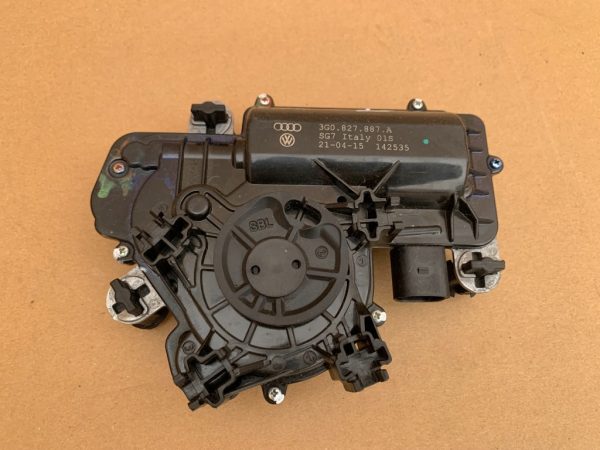 Motoras haion VW Passat B8 variant 3G0827887A 3G0 827 887 A - Dezmembrari Auto