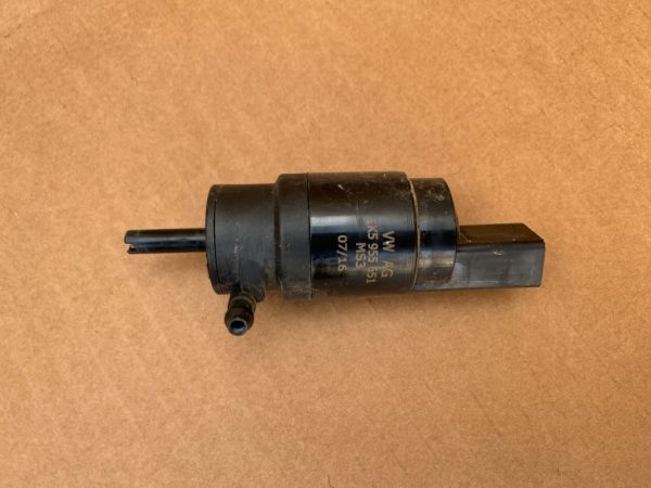 Motoras lichid parbriz VW Jetta 2017 1K5955651 1K5 955 651 - Dezmembrari Auto
