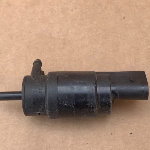 Motoras lichid parbriz VW Jetta 2017 1K5955651 1K5 955 651 - Dezmembrari Auto