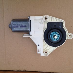Motoras macara Audi A4 8K B8 8K0959802A 8K0 959 802 A - Dezmembrari Auto