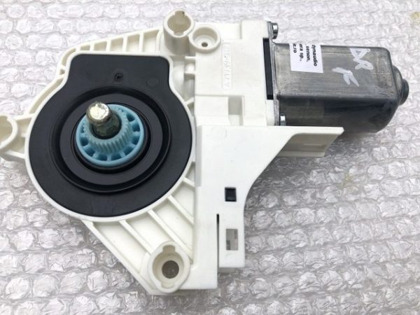 Motoras macara stanga fata VW Sharan 2017 8K0959801B 8K0 959 801 B - Dezmembrari Auto