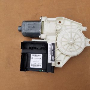 Motoras macara geam dreapta fata Audi A3 8P 8P0959802H 8P0 959 802 H - Dezmembrari Auto