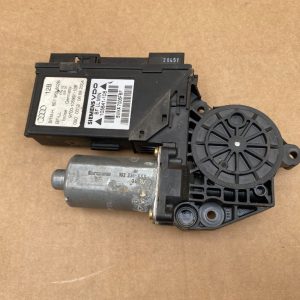 Motoras macara geam dreapta fata Audi A4 B6 8E1959802B 8E1 959 802 B - Dezmembrari Auto