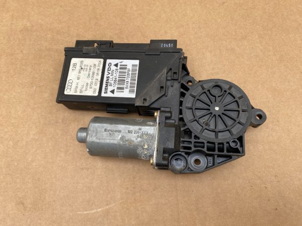 Motoras macara geam dreapta fata Audi A4 B6 8E1959802B 8E1 959 802 B - Dezmembrari Auto