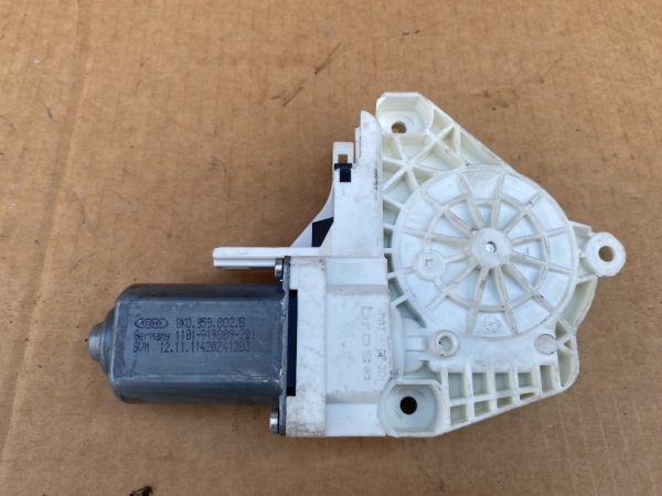 Motoras macara geam dreapta fata Audi A4 B8 8K0959802B 8K0 959 802 B - Dezmembrari Auto