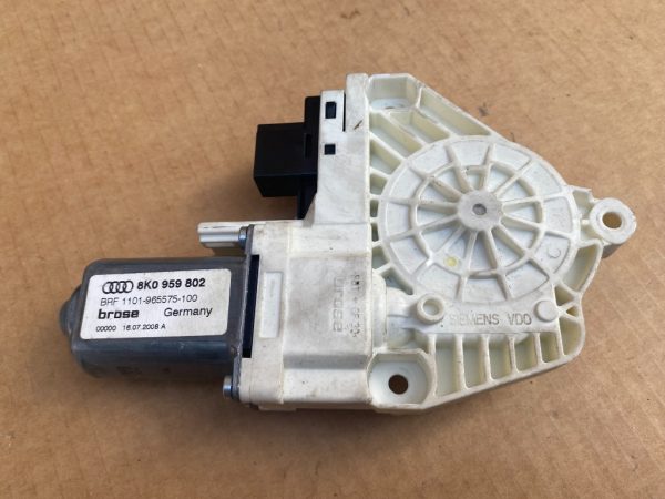Motoras macara geam dreapta fata Audi A4 B8 8K0959802 8K0 959 802 - Dezmembrari Auto