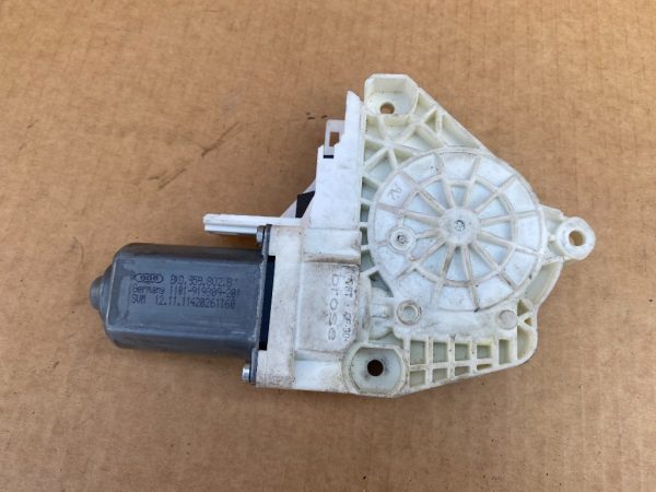 Motoras macara geam dreapta fata Audi A4 B8 8K0959802B 8K0 959 802 B - Dezmembrari Auto