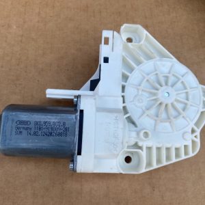 Motoras macara geam dreapta fata Audi A4 B8 8K0959802K 8K0 959 802 K - Dezmembrari Auto