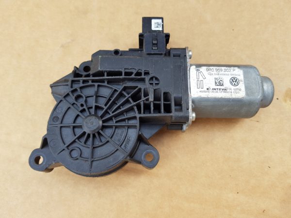 Motoras macara geam dreapta fata Skoda Fabia 2 6R0959802P 6R0 959 802 P - Dezmembrari Auto