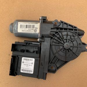 Motoras macara geam dreapta fata VW Caddy 2009 1K0959792Q 1K0 959 792 Q - Dezmembrari Auto