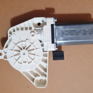 Motoras macara geam dreapta fata VW Golf 7 5Q4959802B 5Q4 959 802 B - Dezmembrari Auto