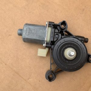 Motoras macara geam dreapta fata VW Golf 7 2016 5Q0959802B 5Q0 959 802 B la 0 km - Dezmembrari Auto