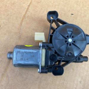 Motoras macara geam dreapta fata VW Golf 7 5Q0959802B 5Q0 959 802 B - Dezmembrari Auto