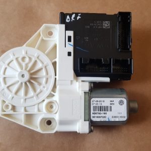 Motoras macara geam dreapta fata VW Jetta 2016 3C0959792J 3C0 959 792 J - Dezmembrari Auto