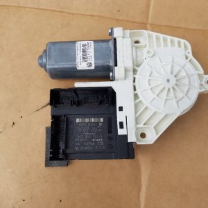 Motoras macara geam dreapta fata VW Passat B6 1K0959792N 1K0 959 792 N - Dezmembrari Auto