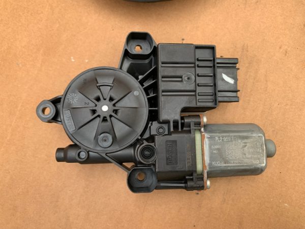 Motoras macara geam dreapta fata VW Transporter T6 2021 7L2959406 7L2 959 406 - Dezmembrari Auto