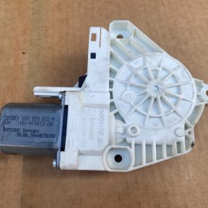 Motoras macara geam dreapta spate Audi A4 B8 8K0959812A 8K0 959 812 A - Dezmembrari Auto
