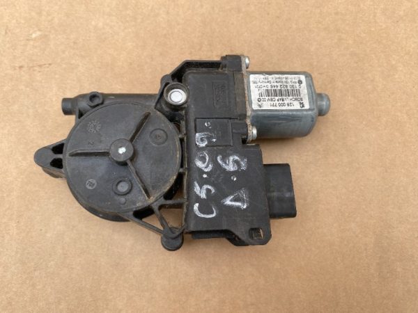 Motoras macara geam dreapta spate Citroen C5 128000771 - Dezmembrari Auto
