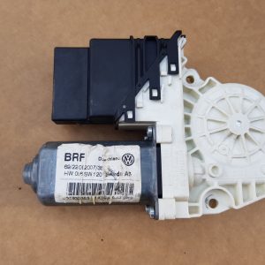 Motoras macara geam dreapta spate Skoda Octavia 2 1K0959704J 1K0 959 704 J - Dezmembrari Auto