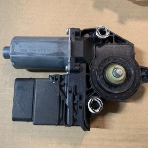 Motoras macara geam dreapta spate VW Golf 5 plus 1K0959794E 1K0 959 794 E - Dezmembrari Auto