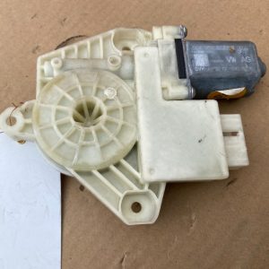 Motoras macara geam dreapta spate VW Golf 7 5Q4959812 5Q4 959 812 - Dezmembrari Auto