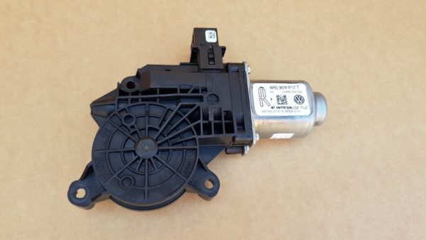 Motoras macara geam dreapta spate VW Jetta 2016 6R0959812T 6R0 959 812 T - Dezmembrari Auto