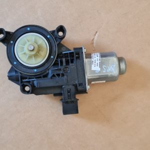 Motoras macara geam dreapta spate VW Jetta 2017 6R0959812T 6R0 959 812 T - Dezmembrari Auto