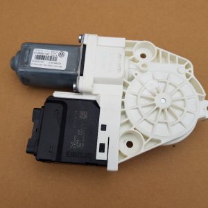 Motoras macara geam dreapta spate VW Passat CC 2016 3C8959794 3C8 959 794 - Dezmembrari Auto
