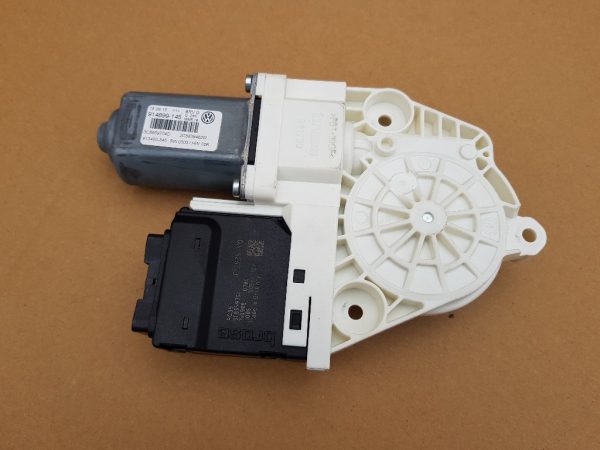 Motoras macara geam dreapta spate VW Passat CC 2016 3C8959794 3C8 959 794 - Dezmembrari Auto