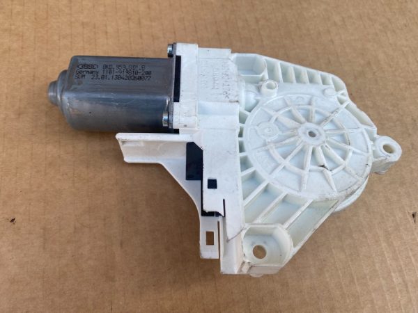 Motoras macara geam stanga fata Audi A4 B8 8K0959801B 8K0 959 801 B - Dezmembrari Auto