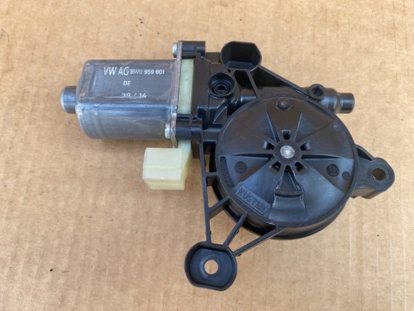 Motoras macara geam stanga fata Audi A4 B9 8W0959801 8W0 959 801 - Dezmembrari Auto