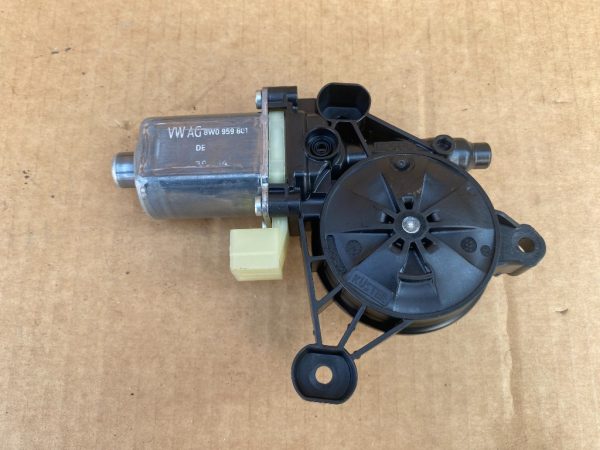 Motoras macara geam stanga fata Audi A4 B9 8W0959801 8W0 959 801 - Dezmembrari Auto