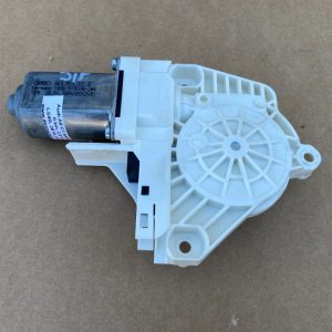 Motoras macara geam stanga fata Audi A6 C7 2016 8K0959801B 8K0 959 801 B la 0 km - Dezmembrari Auto