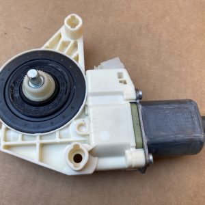 Motoras macara geam stanga fata Mercedes B-Class W246 A2469065100 la 0 km - Dezmembrari Auto