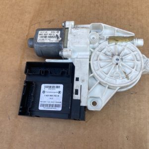 Motoras macara geam stanga fata VW Golf 5 plus 1K0959793R 1K0 959 793 R 5M1837401L 5M1 837 401 L - Dezmembrari Auto