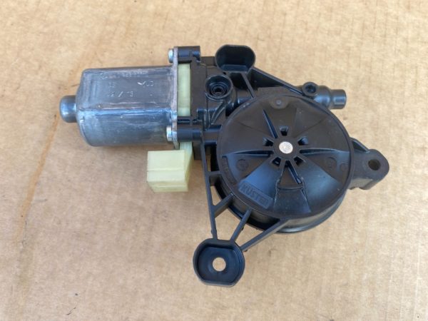 Motoras macara geam stanga fata VW Golf 7 5Q0959801B 5Q0 959 801 B - Dezmembrari Auto