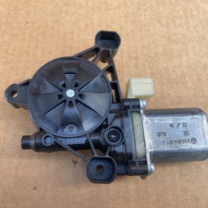 Motoras macara geam stanga fata VW Golf 7 5Q0959801B 5Q0 959 801 B - Dezmembrari Auto