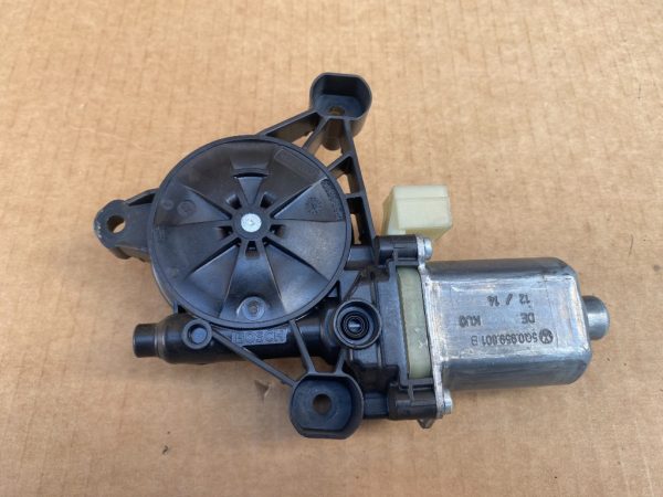 Motoras macara geam stanga fata VW Golf 7 5Q0959801B 5Q0 959 801 B - Dezmembrari Auto