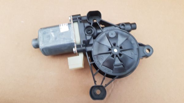 Motoras macara geam stanga fata VW Golf 7 5Q0959801B 5Q0 959 801 B - Dezmembrari Auto
