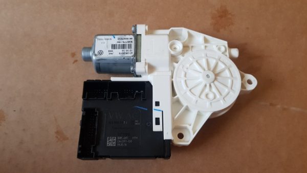 Motoras macara geam stanga fata VW Jetta 2016 3C0959793J 3C0 959 793 J - Dezmembrari Auto