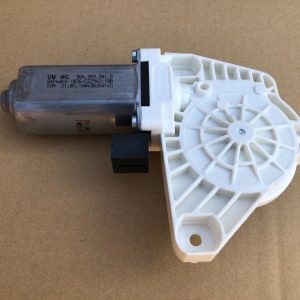 Motoras macara geam stanga fata VW Passat B8 5Q4959801B 5Q4 959 801 B - Dezmembrari Auto